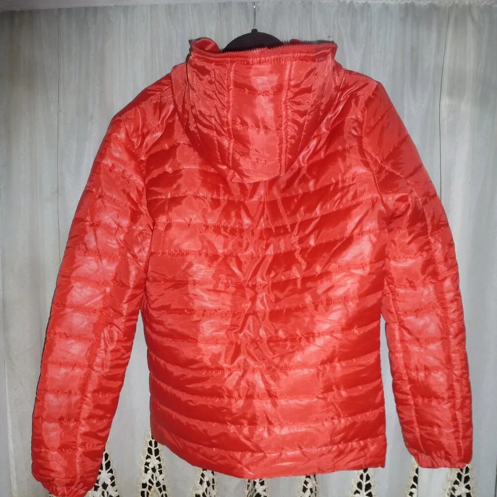 NEW! ZYFG Free Light Zippered & hooded red puffy jacket Sz L - Picture 4 of 12